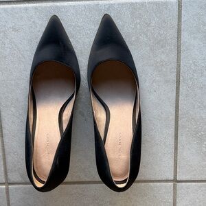 Adrienne Vittadini Black Pointed Flats